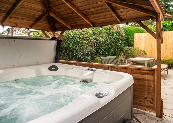 Stag Manor Hot Tub Retreat Near Peak District
